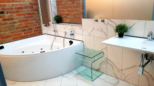 Un baño de Hotel Agit Congress&Spa