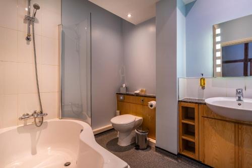 A bathroom at The Swan Hotel, Stafford, Staffordshire