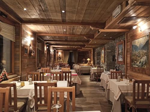 En restaurang eller annat matställe på Le Miramonti Hotel Restaurant & Wellness