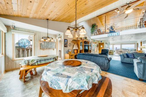Beachtown Bliss – Photos 3