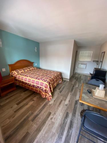 Gallery image of Red Carpet Inn Daytona Beach in Daytona Beach