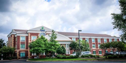 Holiday Inn Express Hotel & Suites Memphis/Germantown, an IHG Hotel Image