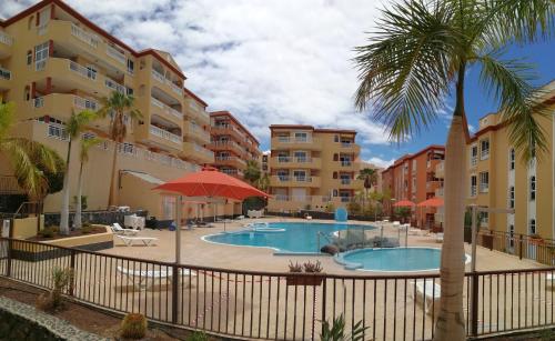 Swimmingpoolen hos eller tæt på Callao Beach holiday home
