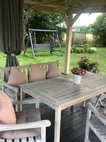 Zahrada ubytování APARTAMENT Zakątek Wrocławia