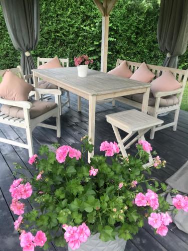 Zahrada ubytování APARTAMENT Zakątek Wrocławia