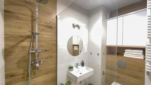 Koupelna v ubytování Apartament Naturalny-Lake Apartments, osiedle Calamo Park-Olsztyn