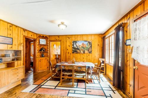 Gallery image of Big Bear Cabin in Woodland Park