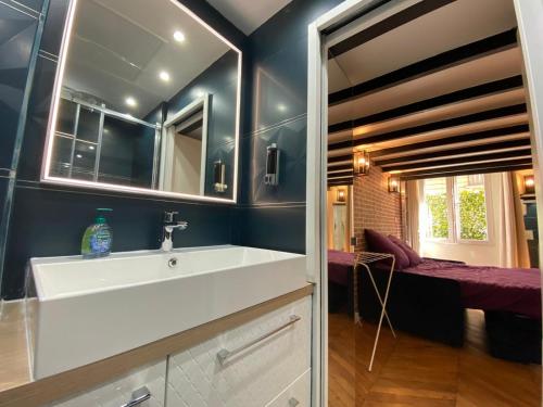 Beautiful mini Loft near Saint-Lazare
