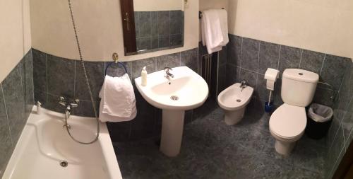 Fotografie z fotogalerie ubytování Hospedaje Covadonga v destinaci Gijón