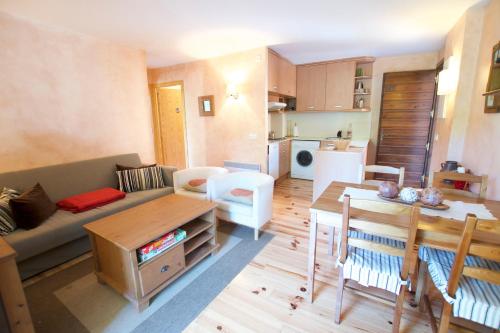 Apartamento con jardín Err – Photos 5