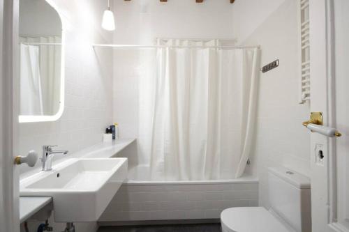 Bilik mandi di Beautiful apartment in C/Sepulveda