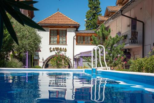 Bazén v ubytování Hotel Ristorante Lewald nebo v jeho okolí