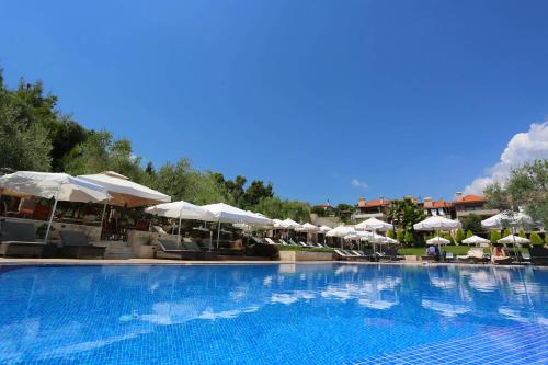 Piscina di Kassandra Village Resort o nelle vicinanze