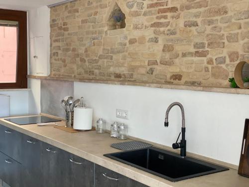 Dapur atau dapur kecil di Red House Accomodation Potenza Picena