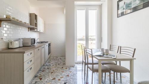 Een keuken of kitchenette bij Italianway - Ripa Ticinese 103