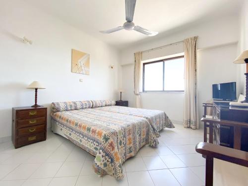 Tranquility and Sea View at Meia Praia #1867