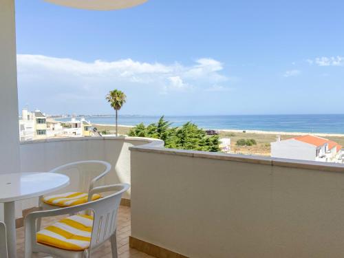 Tranquility and Sea View at Meia Praia #1867