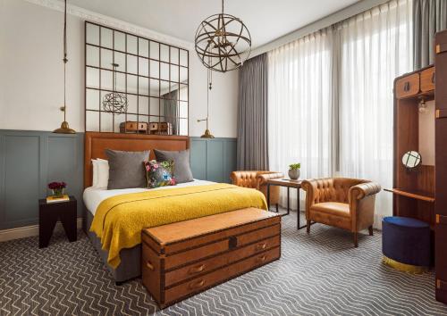 Premium King Room