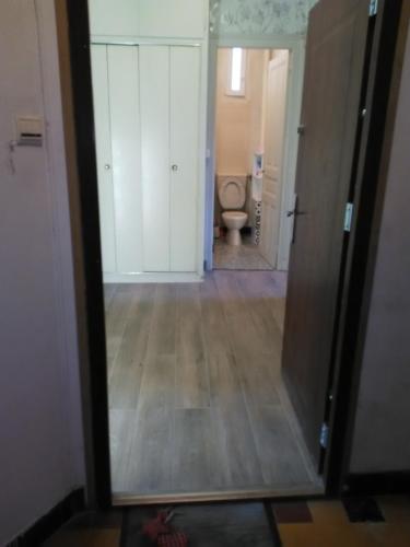 Ένα μπάνιο στο Appartements Proche du centre