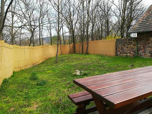 Gallery image of Postaláda vendégház in Salföld