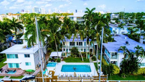 an aerial view of a resort with a swimming pool at Villa Venezia in Fort Lauderdale