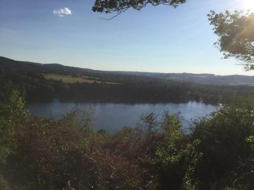 Gallery image of Le chalet du Gour de Tazenat in Charbonnières-les-Vieilles