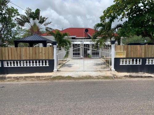 Gallery image of Indianna Guesthouse in Treasure Beach