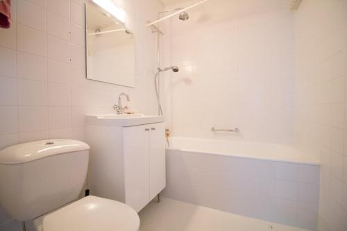 Koupelna v ubytování Sunny Reykjavik Apartment