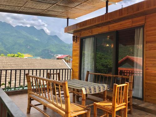Pemandangan gunung umum atau pemandangan gunung yang diambil dari homestay