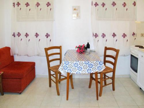 Apartment Pineta-2 by Interhome