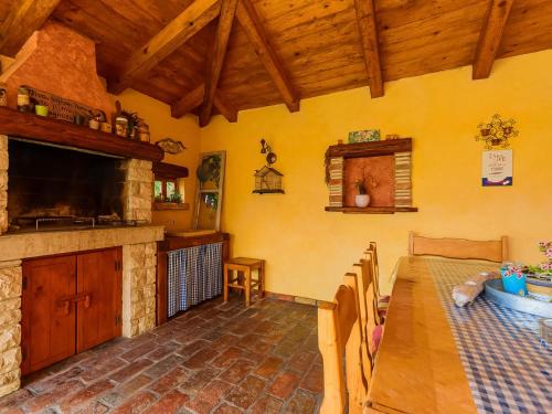 Køkken eller tekøkken på Holiday Home Loreta by Interhome