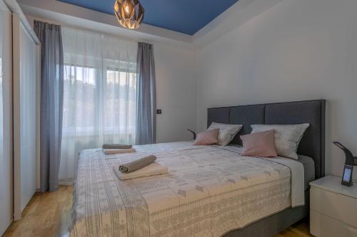 Arena Blue Dream - modern apartment with terrace