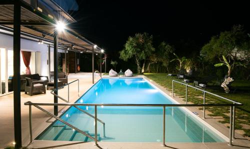 Piscina en o cerca de Enervillas VIP Villas with pool bbq