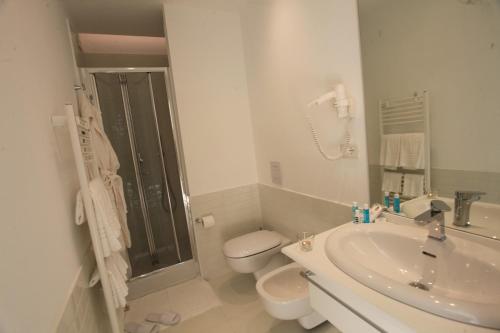 Bilik mandi di Hotel Miramare Stabia