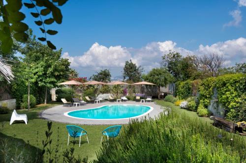 Bazén v ubytování Maison Di Fiore B&B nebo v jeho okolí