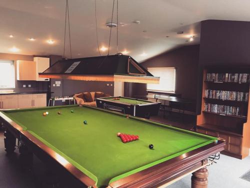 Τραπέζι μπιλιάρδου στο Waterside Lodges Cambridge