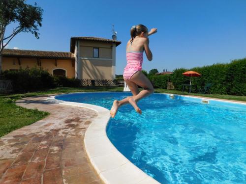 Hotel Villaggio Le Stellineの敷地内または近くにあるプール