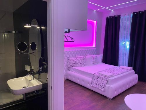 Vatican G&G Suites