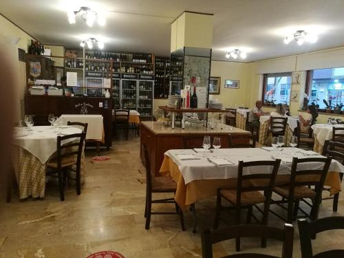 Reštaurácia alebo iné gastronomické zariadenie v ubytovaní Casa Mia, vacanze