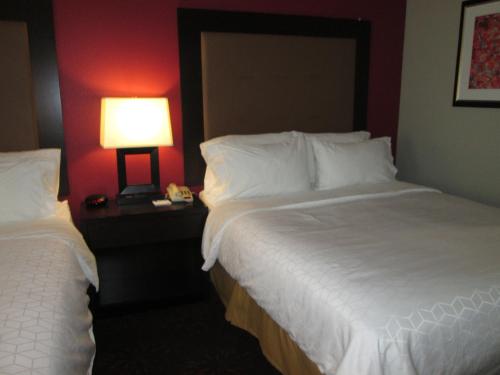 Postel nebo postele na pokoji v ubytování Holiday Inn Express Cloverdale - Greencastle by IHG