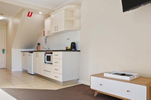 Una cocina o zona de cocina en Sea Foam Villas