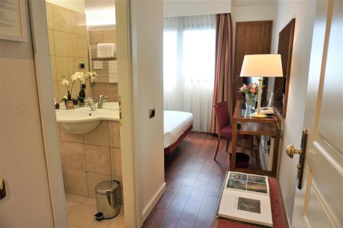 Ванная комната в Delta Hotel Apartments