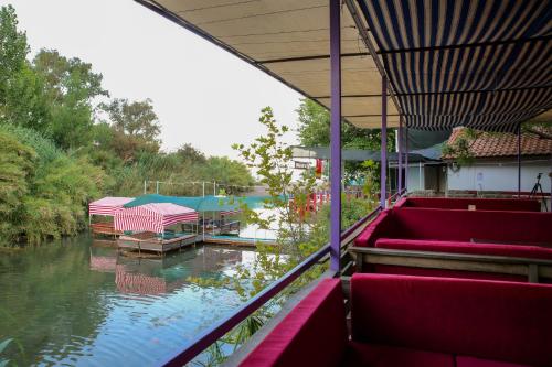 阿德拉桑Duran Bungalow的相册照片