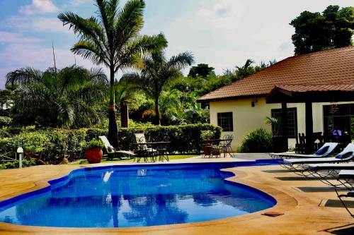 Der Swimmingpool an oder in der Nähe von Pink Flamingo Boutique Hotel
