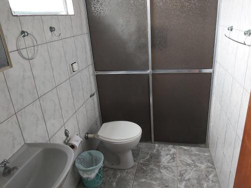 Vannituba majutusasutuses Pousada Jorai e Camping