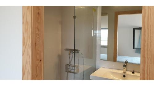 A bathroom at Joiebre
