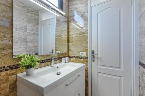 apartment APART AMERICA - 150 meters from the beach, free Wi-Fi