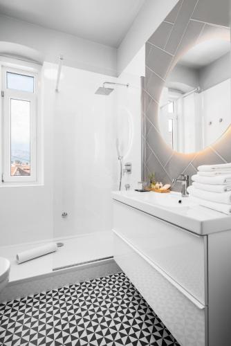 Grey Pearl Rooms