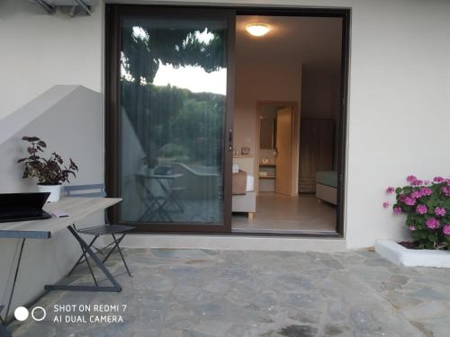 Balkoni atau teres di Galini Apartment's-Suites