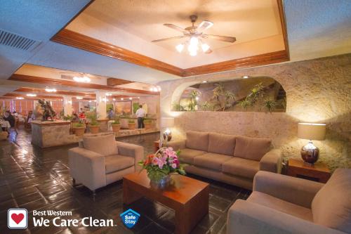 Χώρος καθιστικού στο Best Western Posada Del Rio